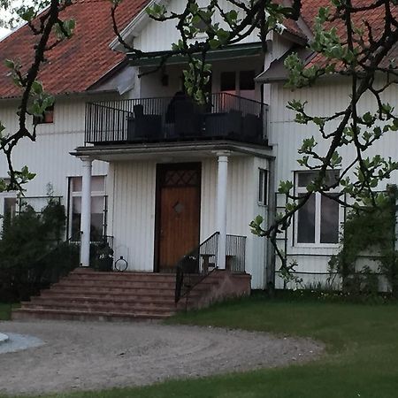 Bed and Breakfast Ekeby i Bro Zewnętrze zdjęcie