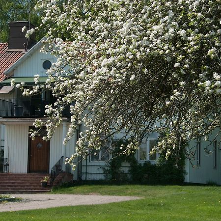 Bed and Breakfast Ekeby i Bro Zewnętrze zdjęcie