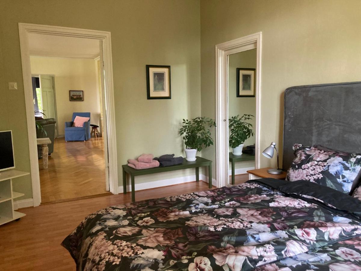 Bed and Breakfast Ekeby i Bro Zewnętrze zdjęcie
